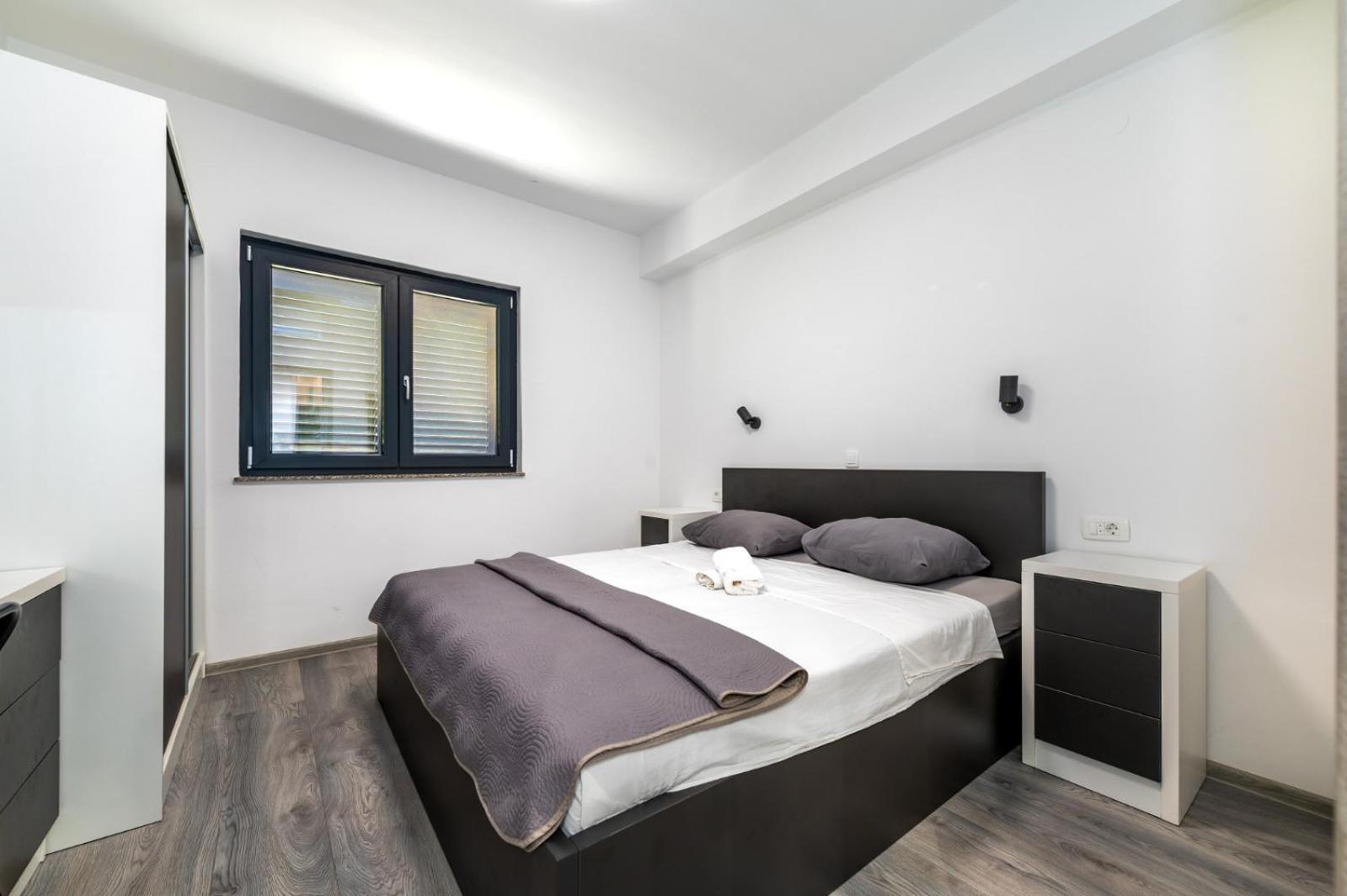 Luxury With Balcony Seaview Apartment
