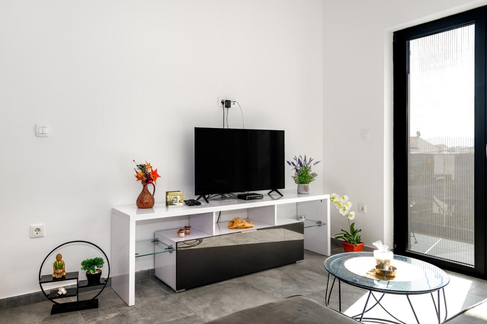 Luxury With Balcony Seaview Apartment *