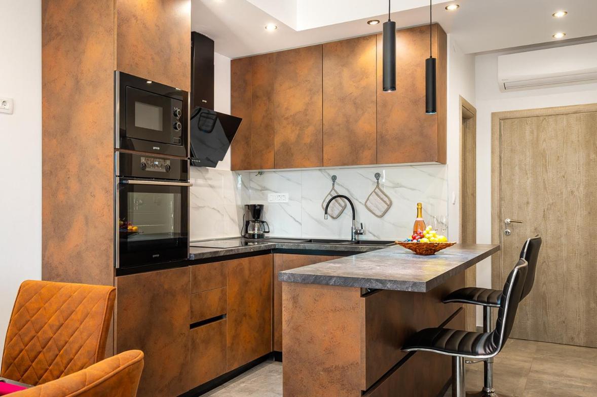 Luxury With Balcony Seaview Apartment